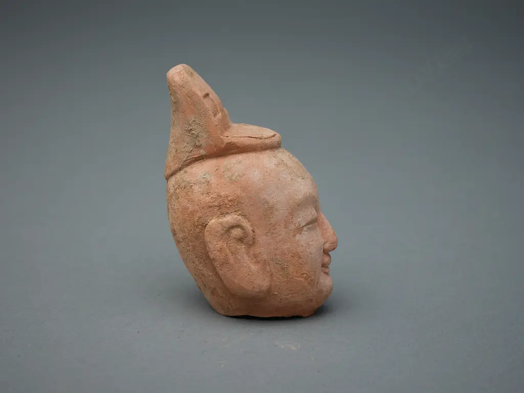 Earthenware fragment - head of a scholar/Buddha – China, Image 1++